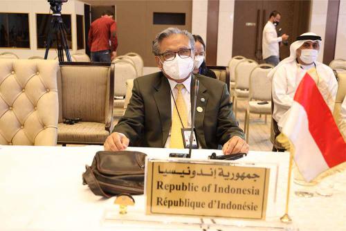 roundtable_0020_0N7A2883